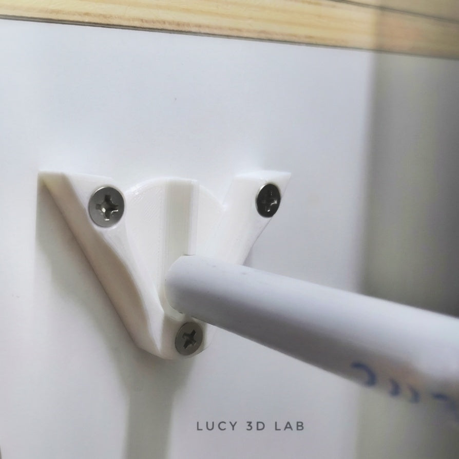 Maxi V-Support with Holes and Anti-Rotation System for 25–35 mm PVC Pipes for Arboreal Reptiles – Lucy 3D Lab
